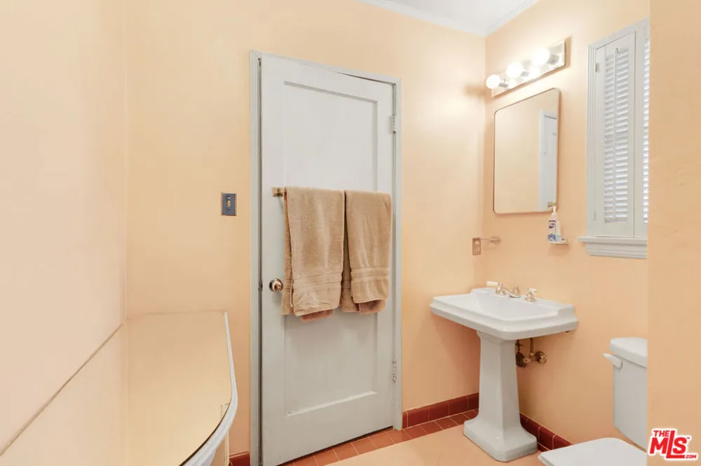 11737 Bellagio Road Los Angeles, CA 90049