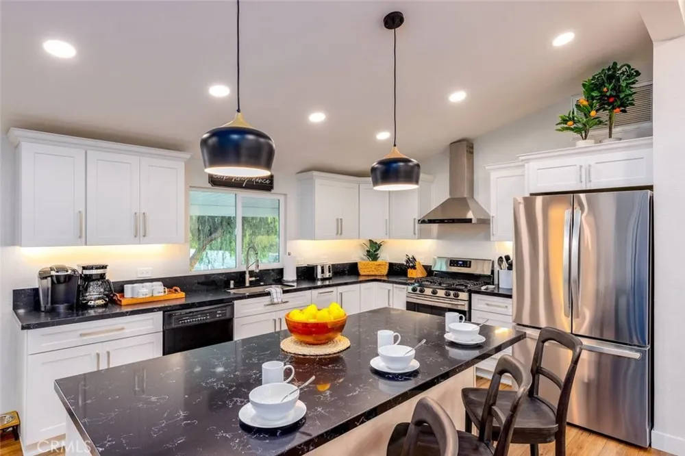39450 Colleen Way Temecula, CA 92592
