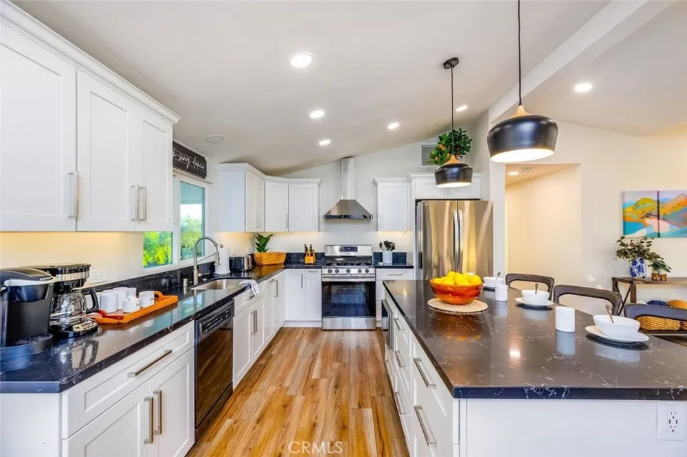 39450 Colleen Way Temecula, CA 92592