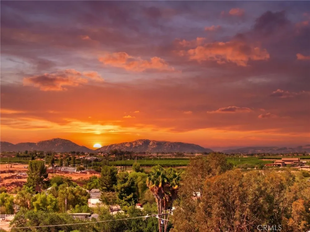 39450 Colleen Way Temecula, CA 92592