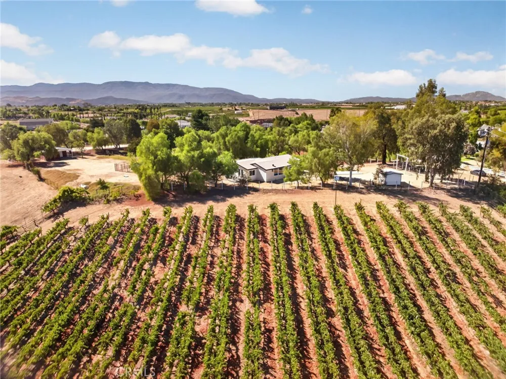 39450 Colleen Way Temecula, CA 92592