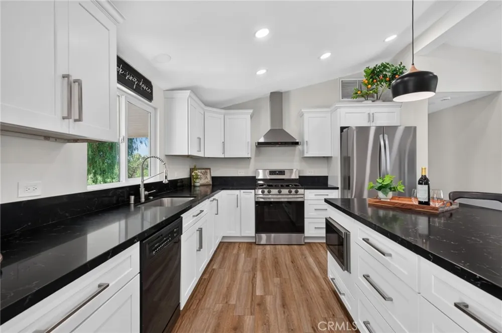 39450 Colleen Way Temecula, CA 92592