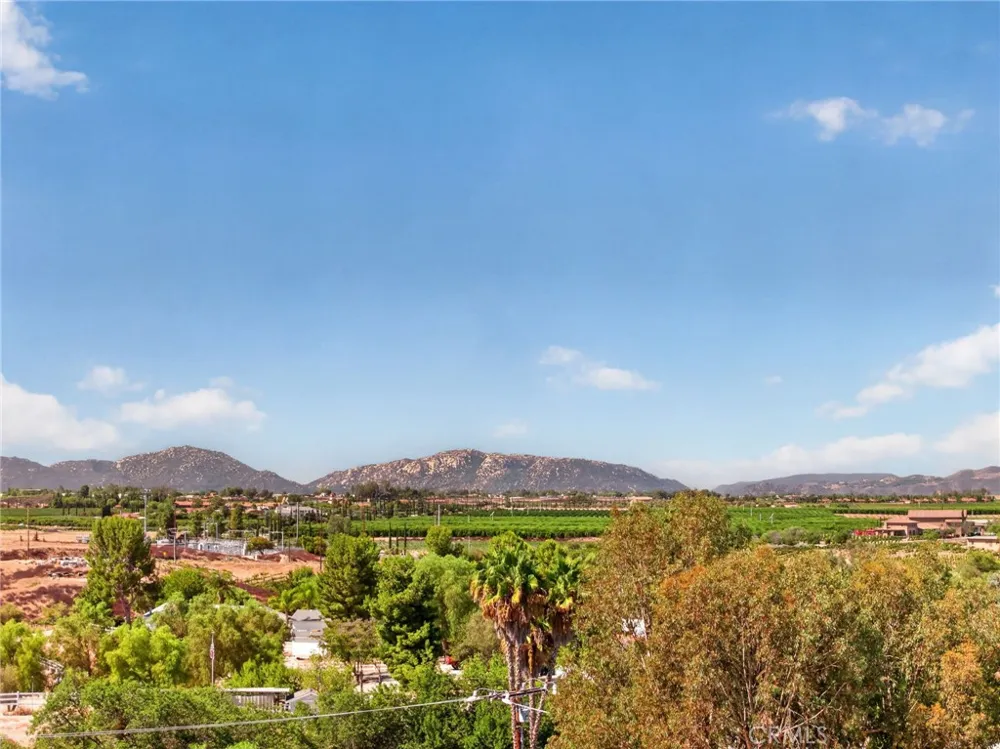 39450 Colleen Way Temecula, CA 92592