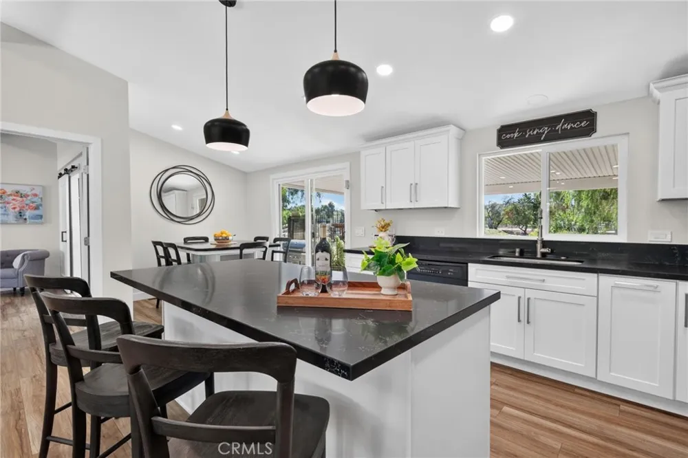 39450 Colleen Way Temecula, CA 92592