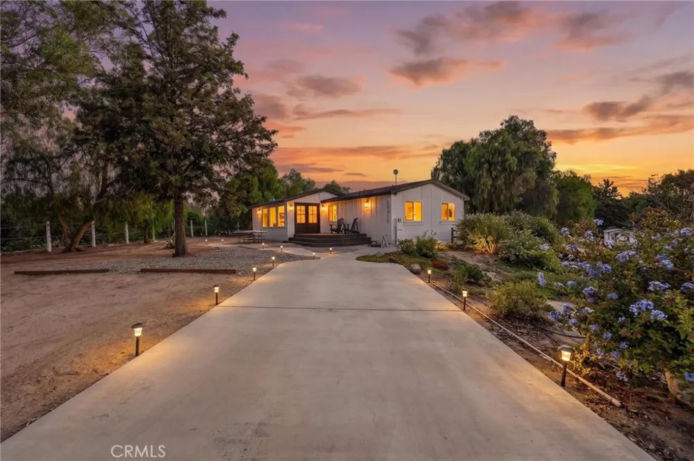 39450 Colleen Way Temecula, CA 92592