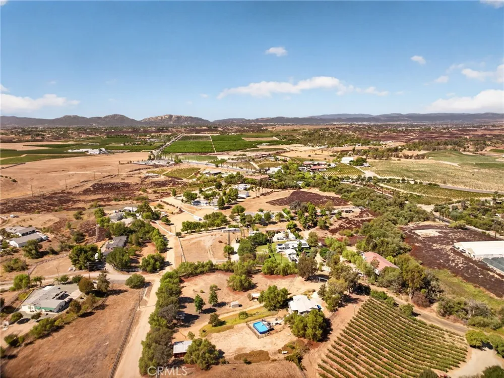 39450 Colleen Way Temecula, CA 92592