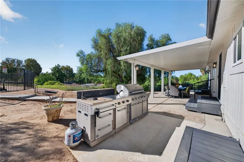 39450 Colleen Way Temecula, CA 92592