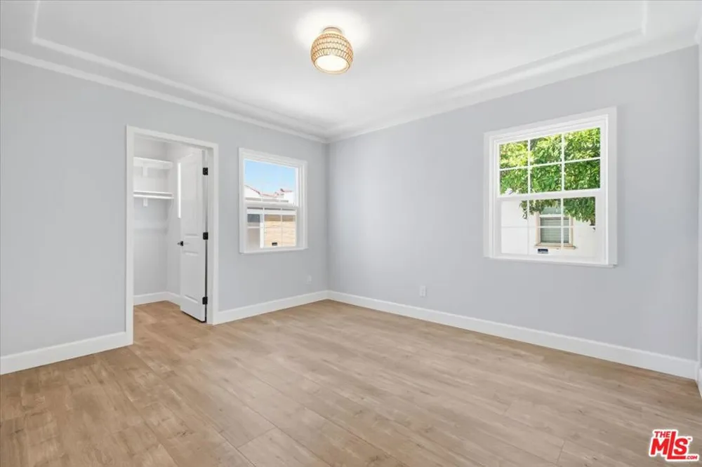 1135 W 81st Place Los Angeles, CA 90044