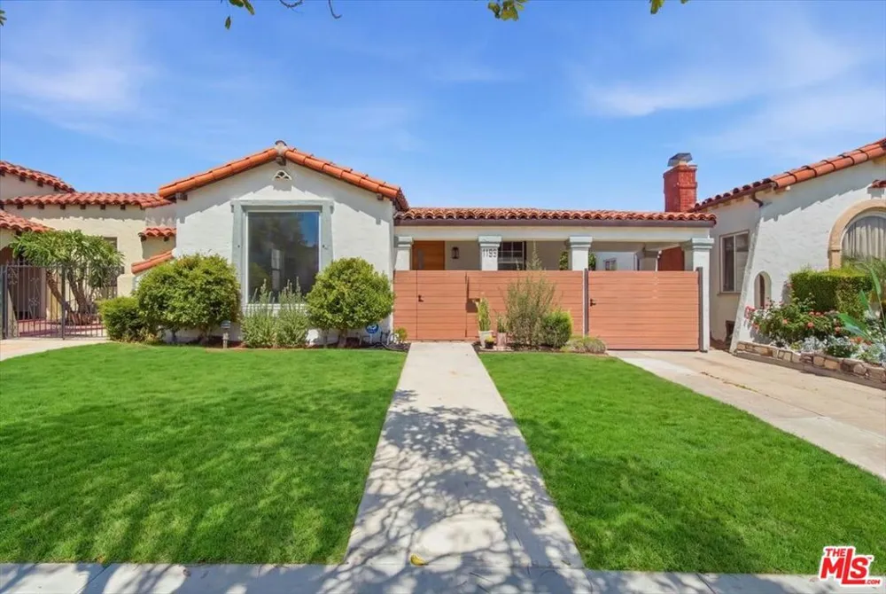 1135 W 81st Place Los Angeles, CA 90044