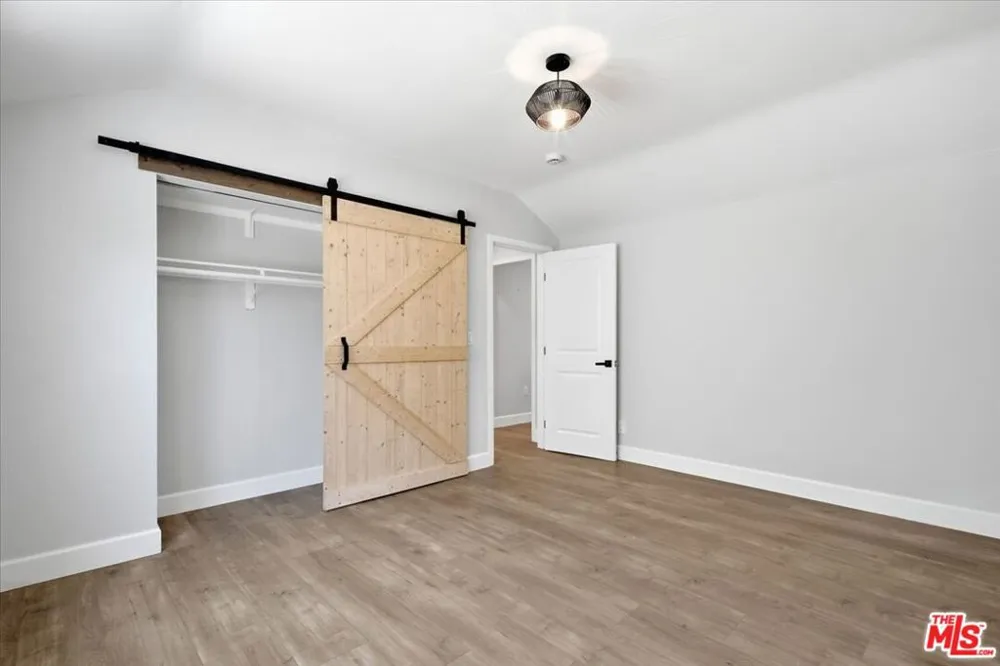 1135 W 81st Place Los Angeles, CA 90044