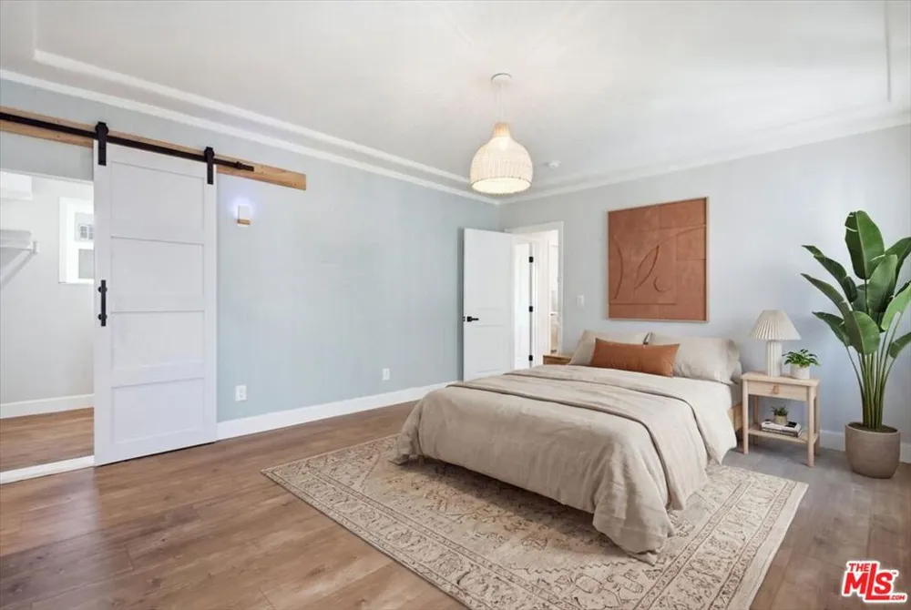 1135 W 81st Place Los Angeles, CA 90044
