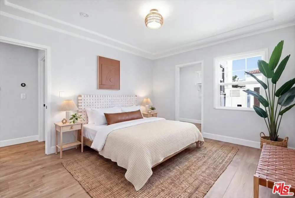 1135 W 81st Place Los Angeles, CA 90044