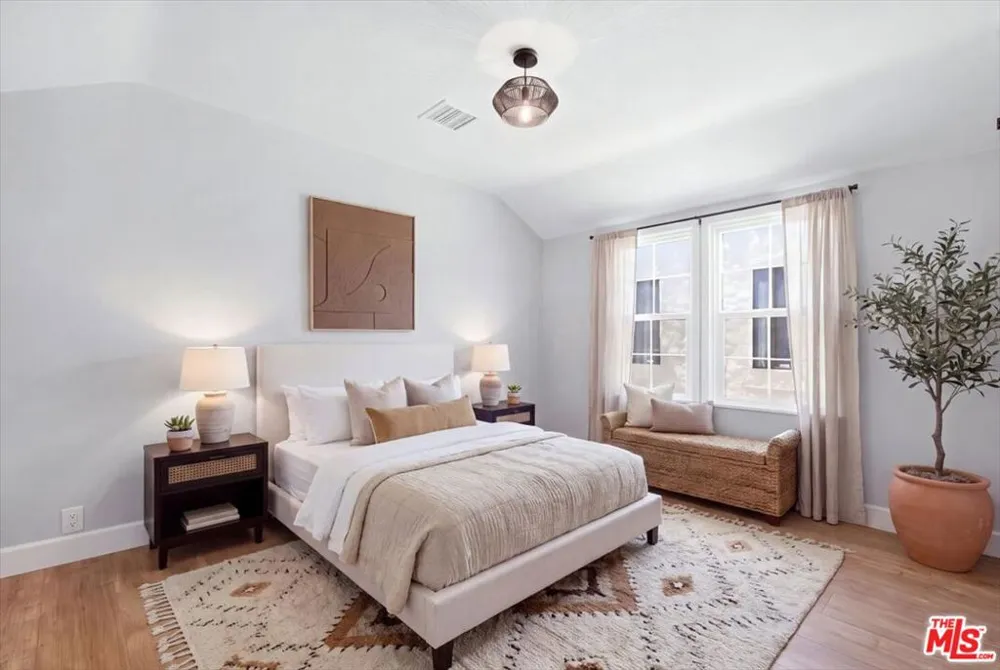 1135 W 81st Place Los Angeles, CA 90044