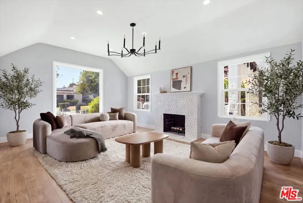 1135 W 81st Place Los Angeles, CA 90044