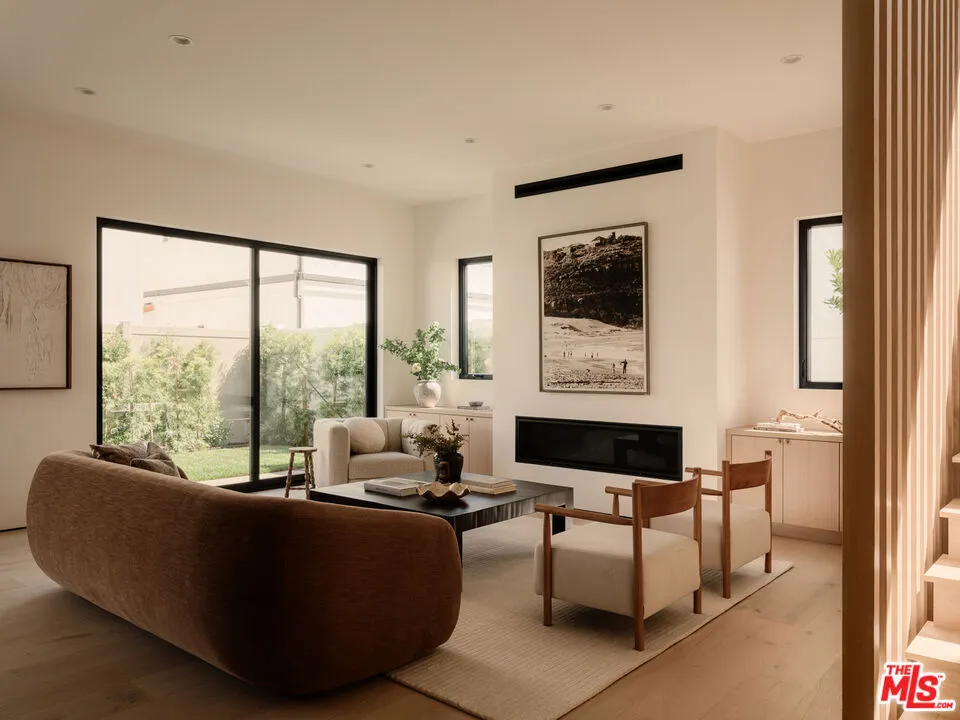 2121 Curtis Avenue #A Redondo Beach, CA 90278