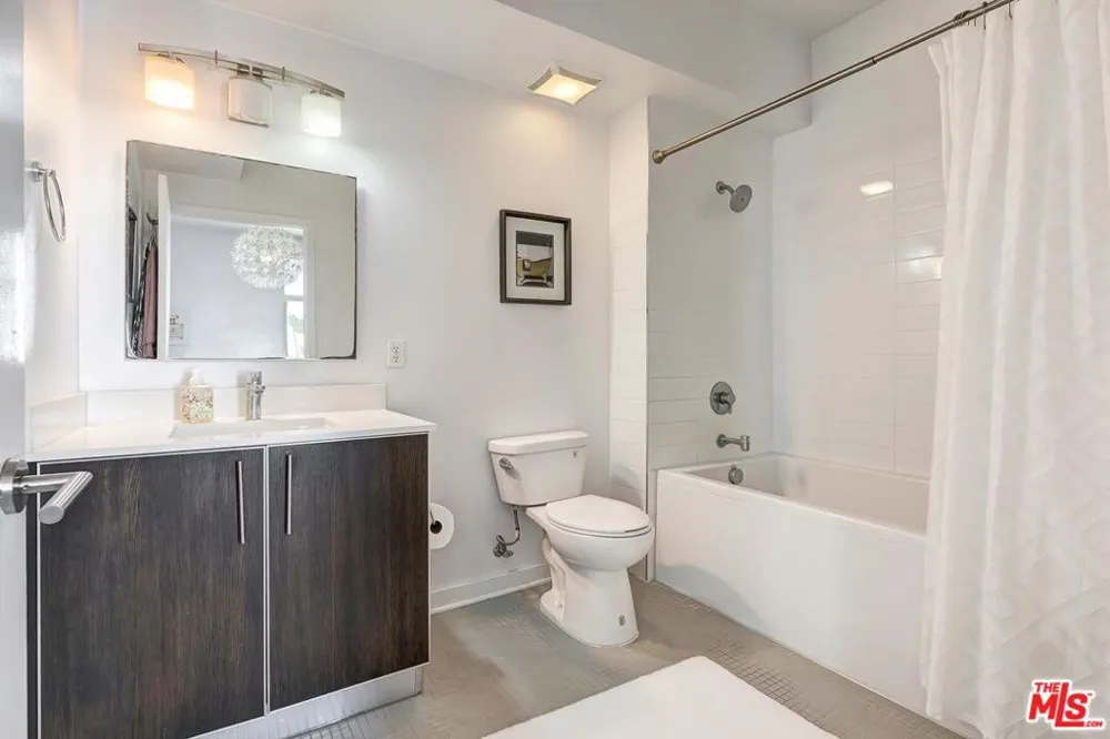 4215 Glencoe Avenue #317 Los Angeles, CA 90292