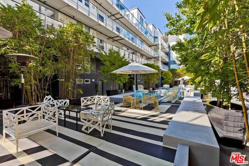 4215 Glencoe Avenue #317 Los Angeles, CA 90292