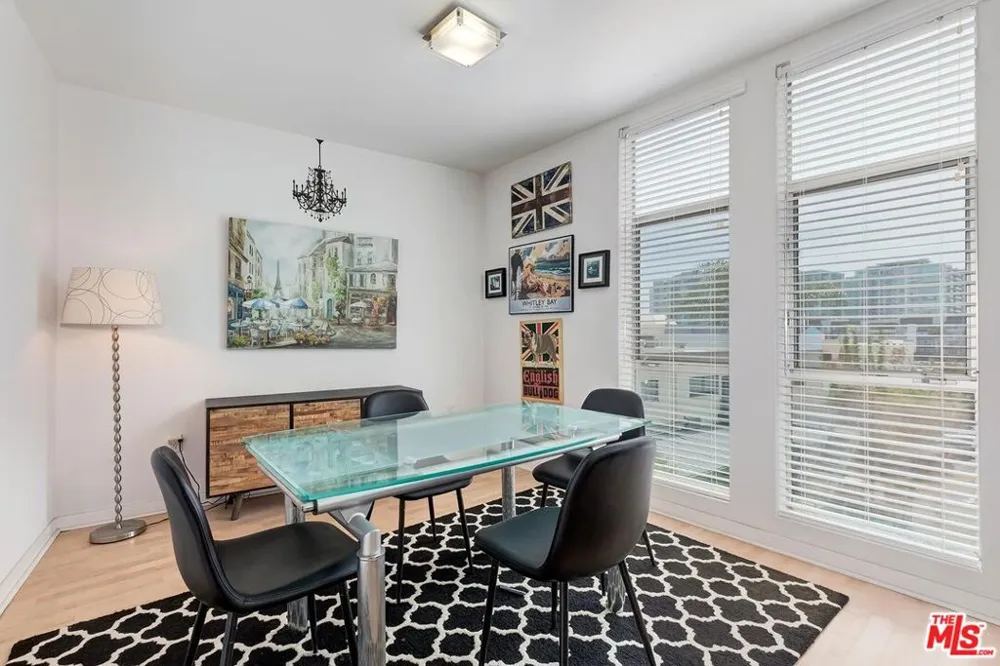 4215 Glencoe Avenue #317 Los Angeles, CA 90292