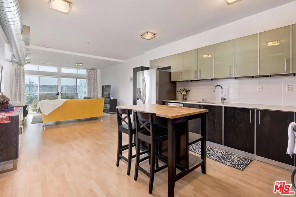 4215 Glencoe Avenue #317 Los Angeles, CA 90292