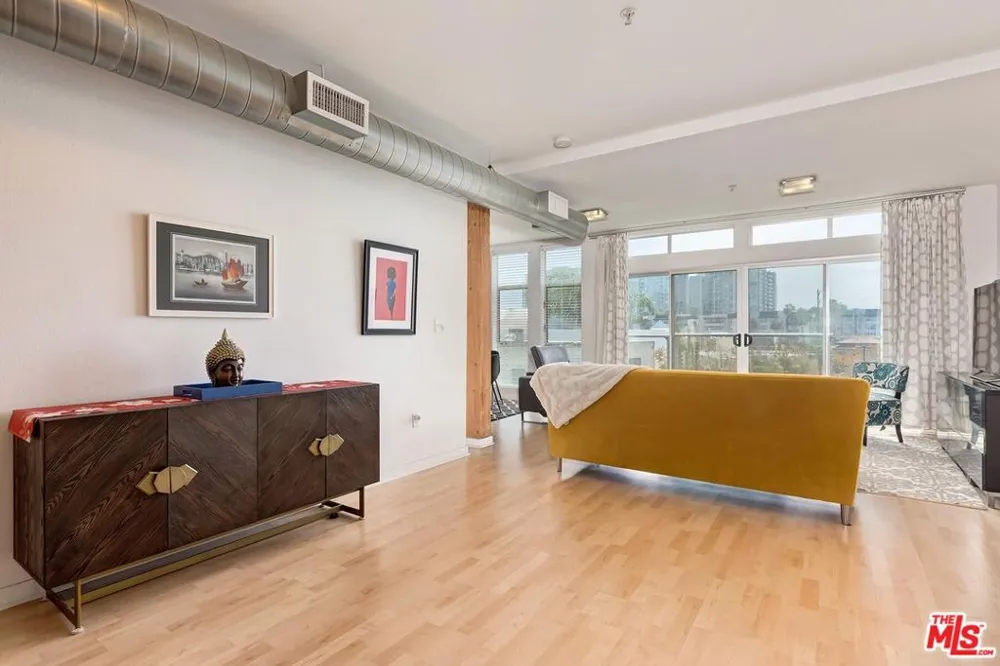 4215 Glencoe Avenue #317 Los Angeles, CA 90292