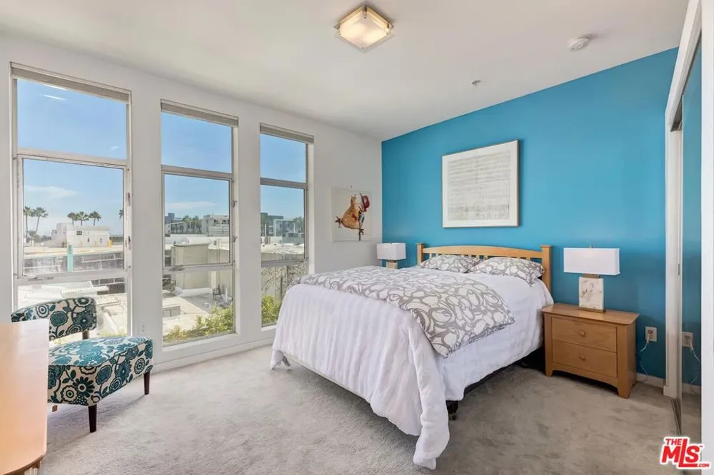 4215 Glencoe Avenue #317 Los Angeles, CA 90292