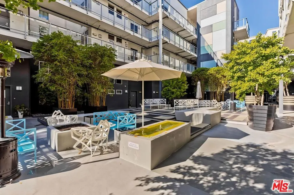 4215 Glencoe Avenue #317 Los Angeles, CA 90292