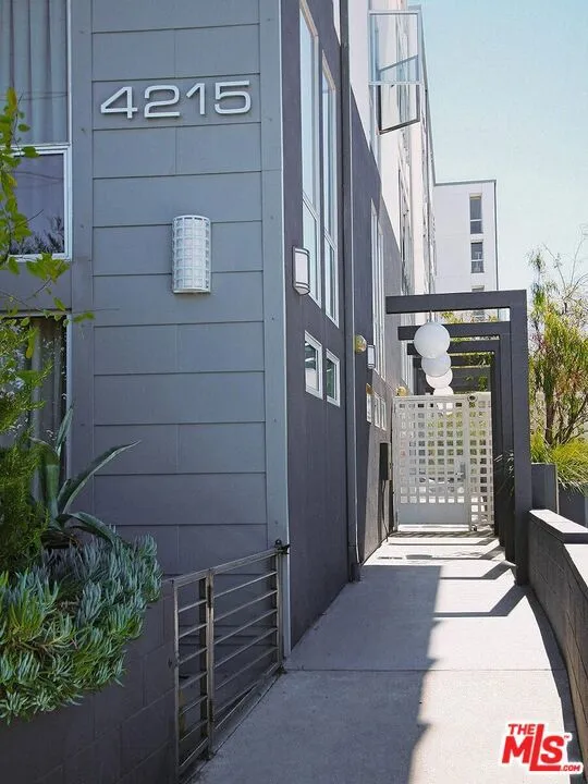 4215 Glencoe Avenue #317 Los Angeles, CA 90292