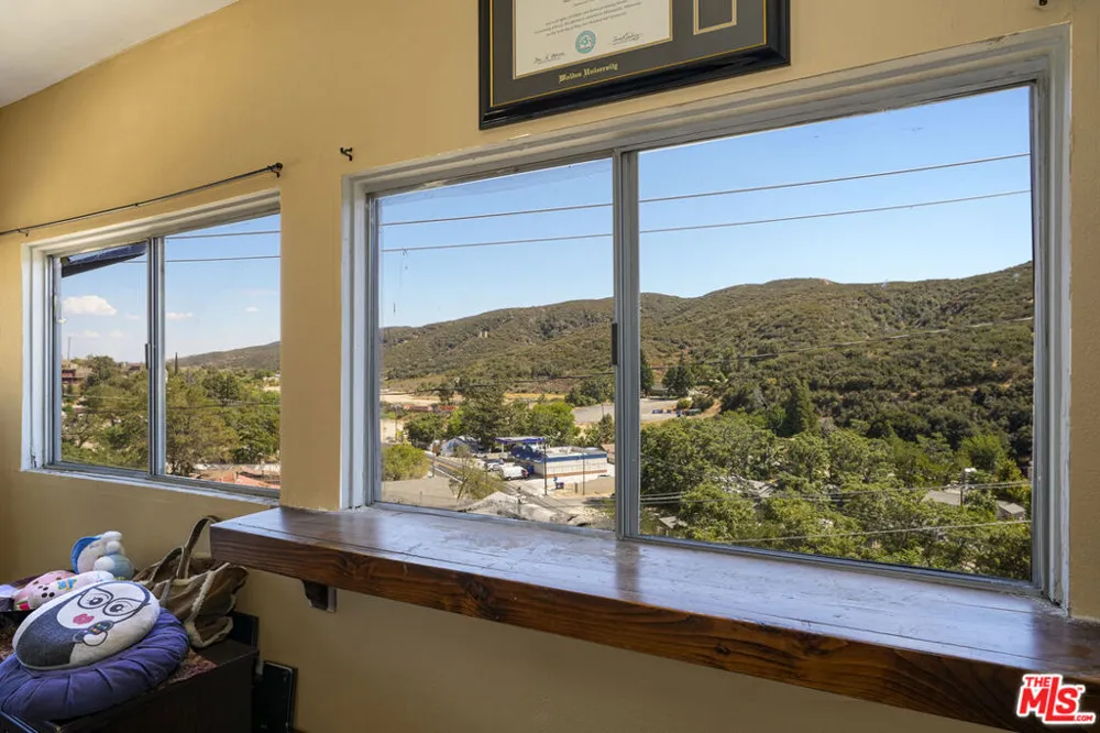 17565 Lone Pine Trail Lake Hughes, CA 93532