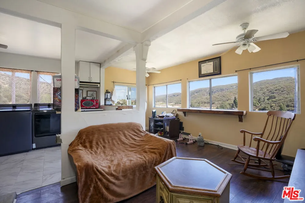 17565 Lone Pine Trail Lake Hughes, CA 93532