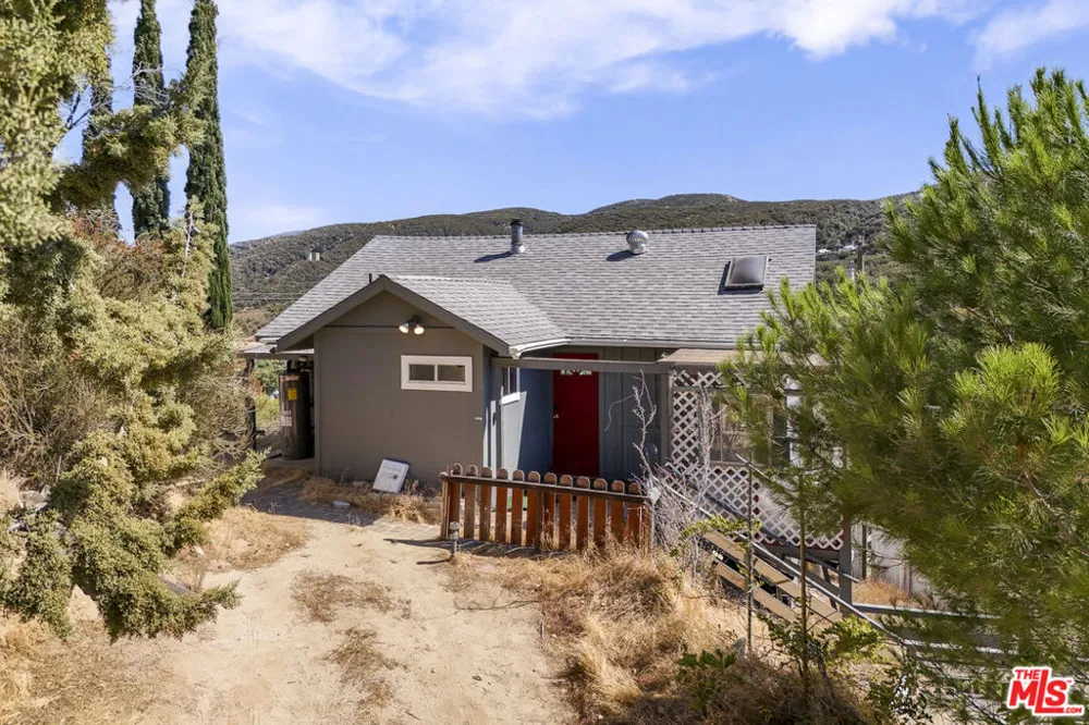 17565 Lone Pine Trail Lake Hughes, CA 93532