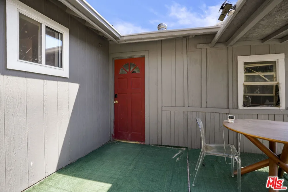 17565 Lone Pine Trail Lake Hughes, CA 93532