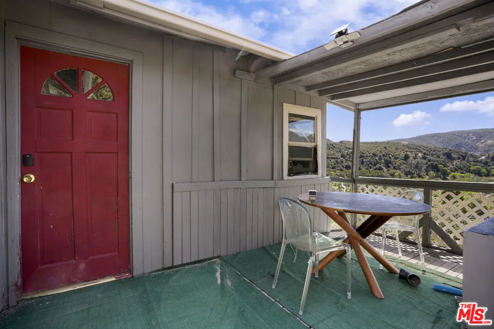 17565 Lone Pine Trail Lake Hughes, CA 93532