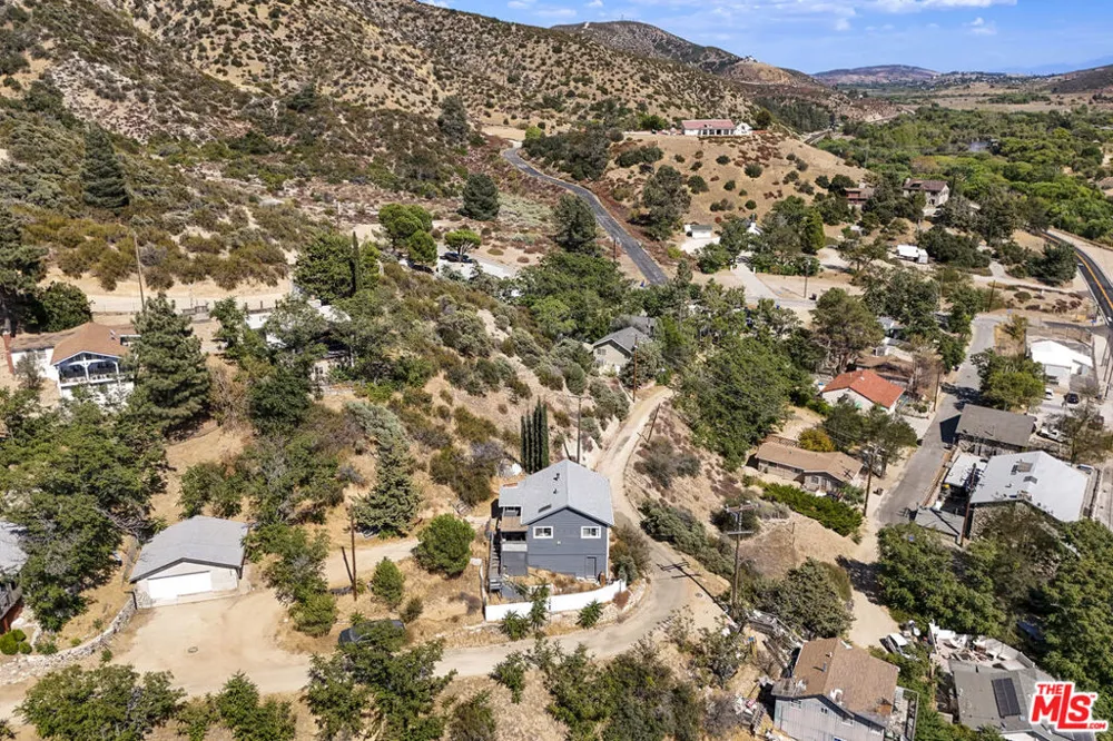 17565 Lone Pine Trail Lake Hughes, CA 93532