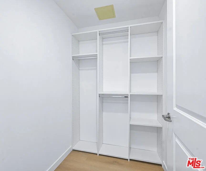 14811 Erwin Street #506 Van Nuys, CA 91411