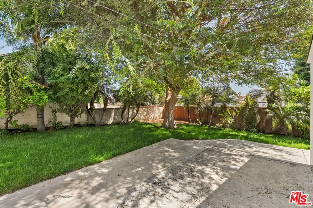 8420 Bleriot Avenue Los Angeles, CA 90045
