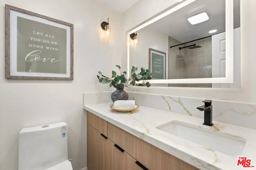8420 Bleriot Avenue Los Angeles, CA 90045