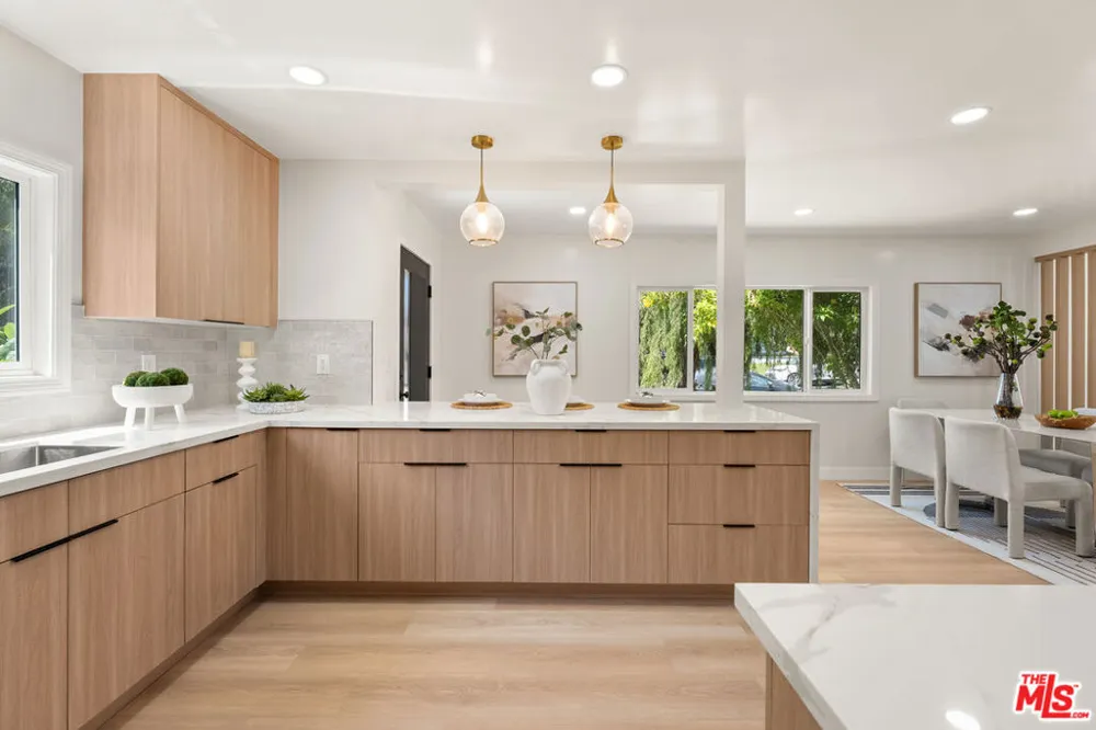 8420 Bleriot Avenue Los Angeles, CA 90045