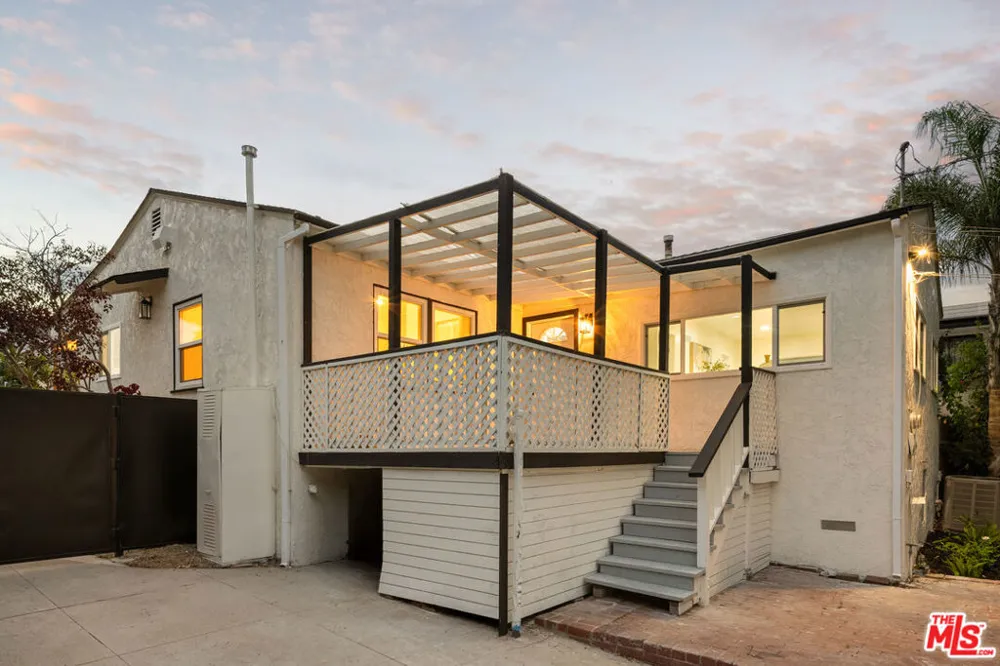 8420 Bleriot Avenue Los Angeles, CA 90045