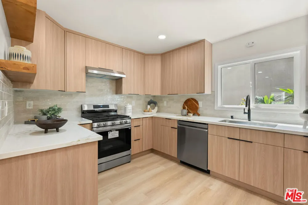 8420 Bleriot Avenue Los Angeles, CA 90045