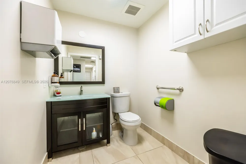 10200 NW 25th St #114 Doral, FL 33172
