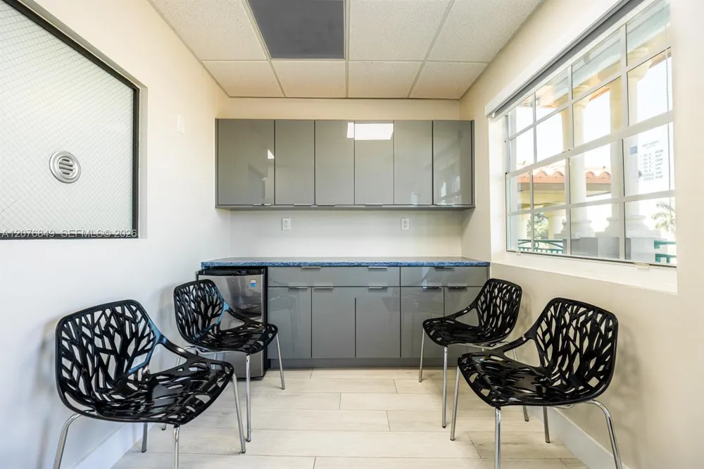 10200 NW 25th St #114 Doral, FL 33172