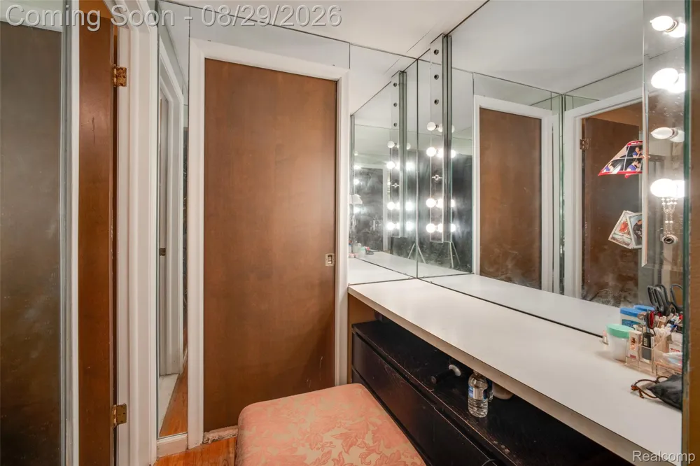 30991 Oak Valley Court Farmington Hills City, MI 48331