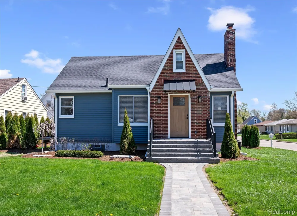 27500 Jefferson Avenue St Clair Shores City, MI 48081