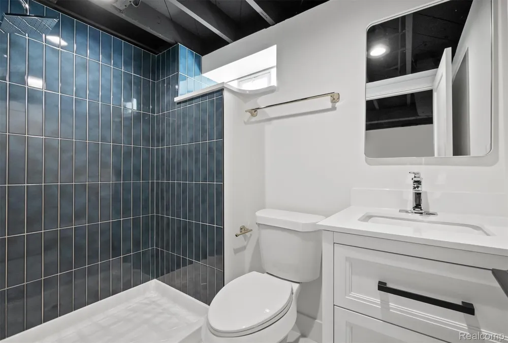 27500 Jefferson Avenue St Clair Shores City, MI 48081