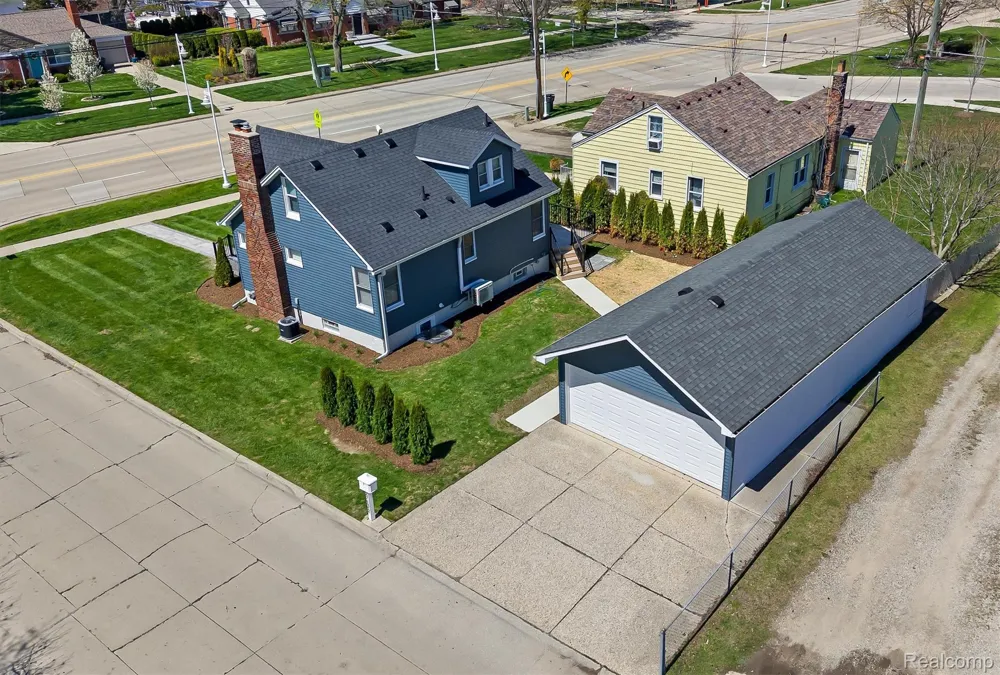 27500 Jefferson Avenue St Clair Shores City, MI 48081
