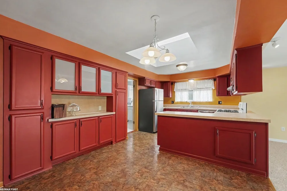 14250 IVANHOE STREET Warren City, MI 48088