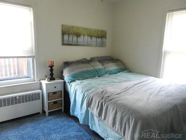 22416 Columbus Avenue Warren City, MI 48089
