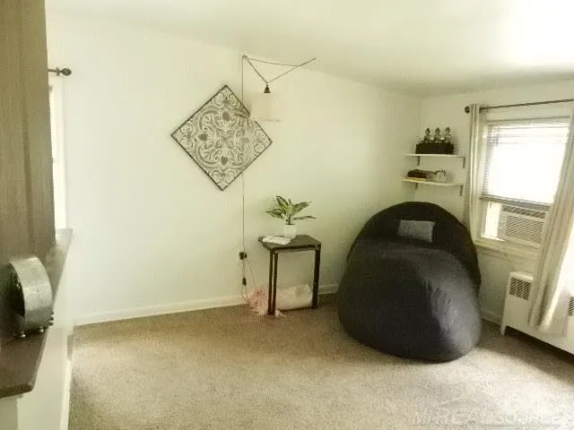 22416 Columbus Avenue Warren City, MI 48089