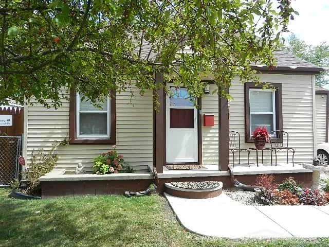 22416 Columbus Avenue Warren City, MI 48089