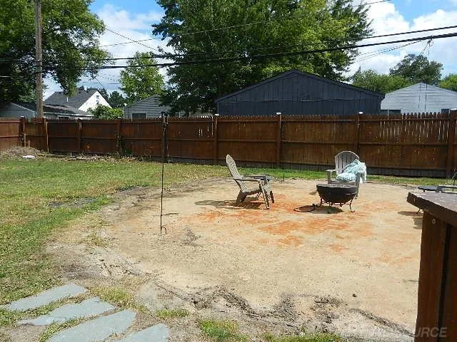 22416 Columbus Avenue Warren City, MI 48089